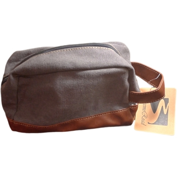 Travel bag   with zippered pockets. - Picture 3 of 11